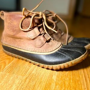 Womens size 9 Sorel Out n About booties
